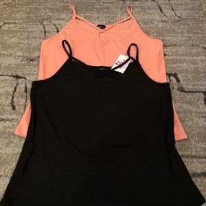 Camisole set with cute key hole on front